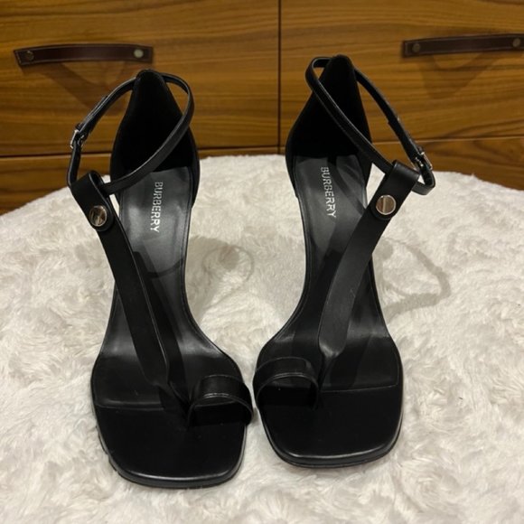 BURBERRY HEEL SIZE 40 BRAND NEW NEVER WORN - Picture 2 of 6